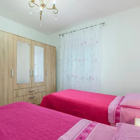 בית נופש Holiday House Isabel