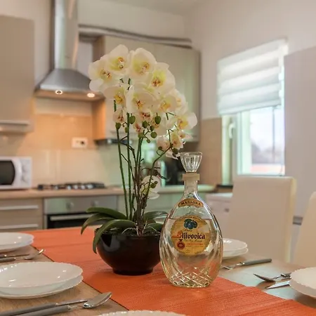 בית נופש Holiday House Isabel